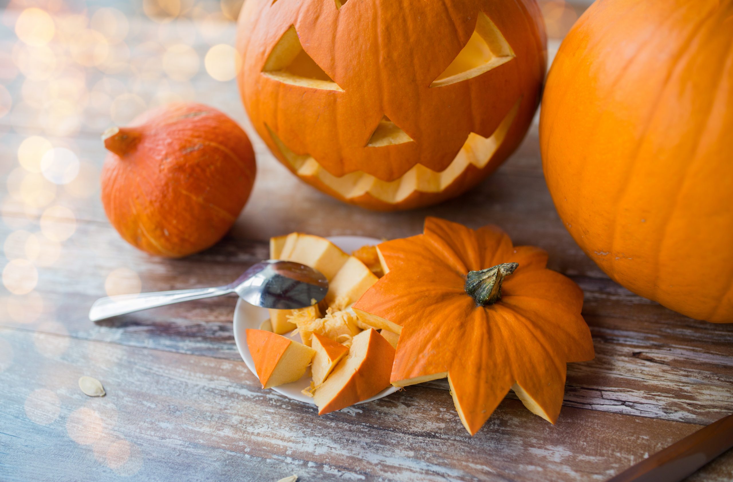 How to make a pumpkin for Halloween?