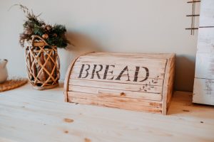 Wooden or metal bread loaf? We choose!