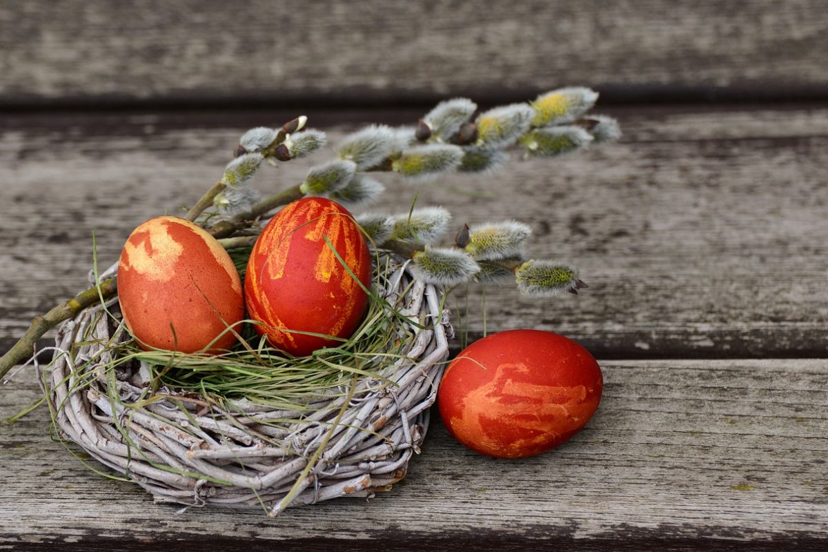 Naturally beautiful! Chemical-free ways to decorate eggs