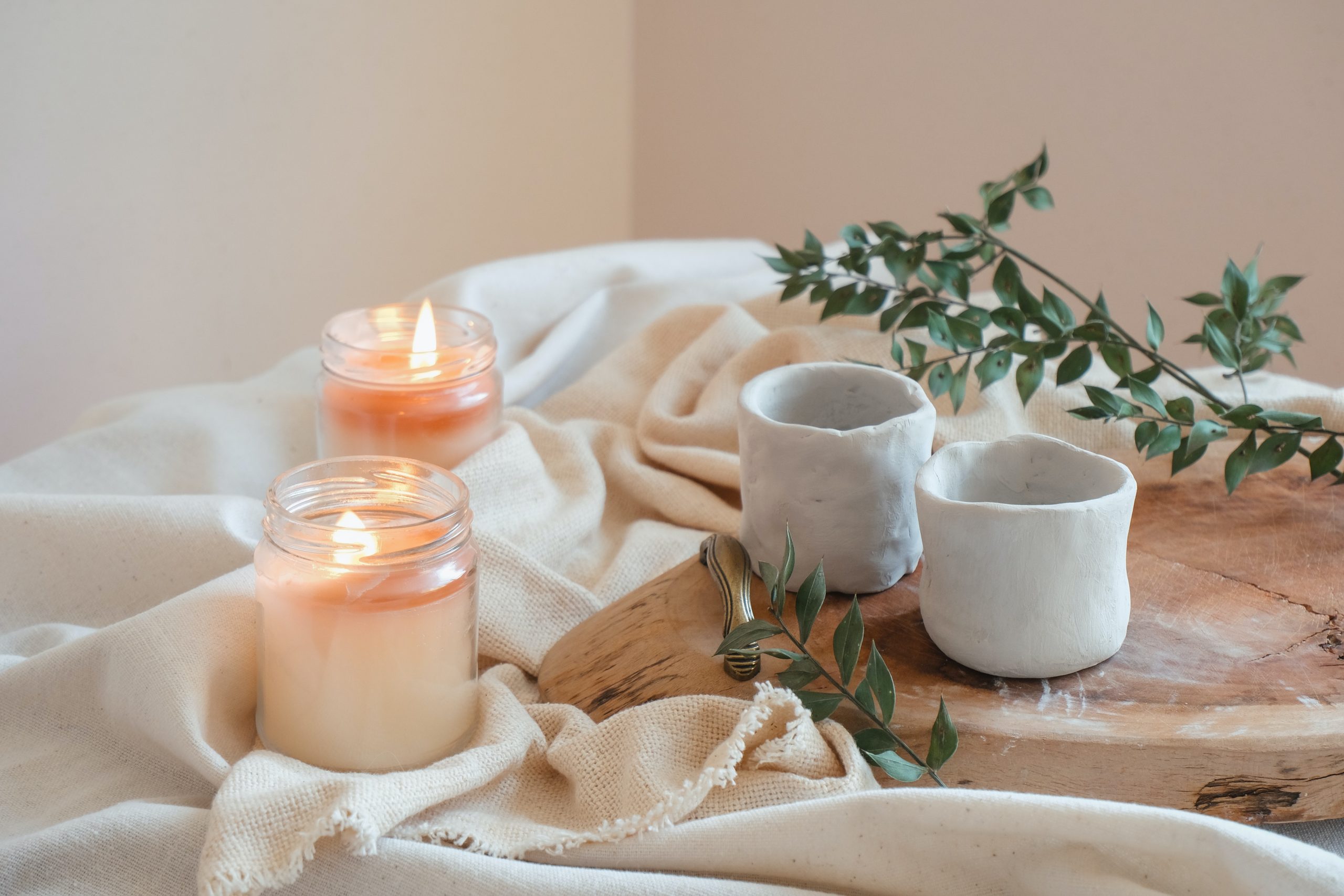 Embrace the Cozy Ambiance: Choosing the Perfect Woody Scented Candles for Your Home